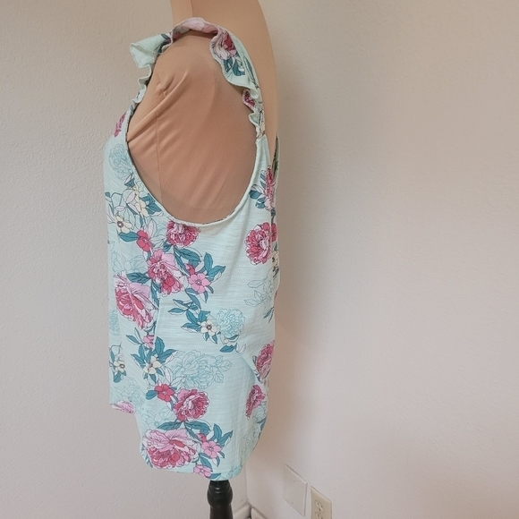 NWT Torrid Floral Top with Ruffle Sleeve - Picture 4 of 5